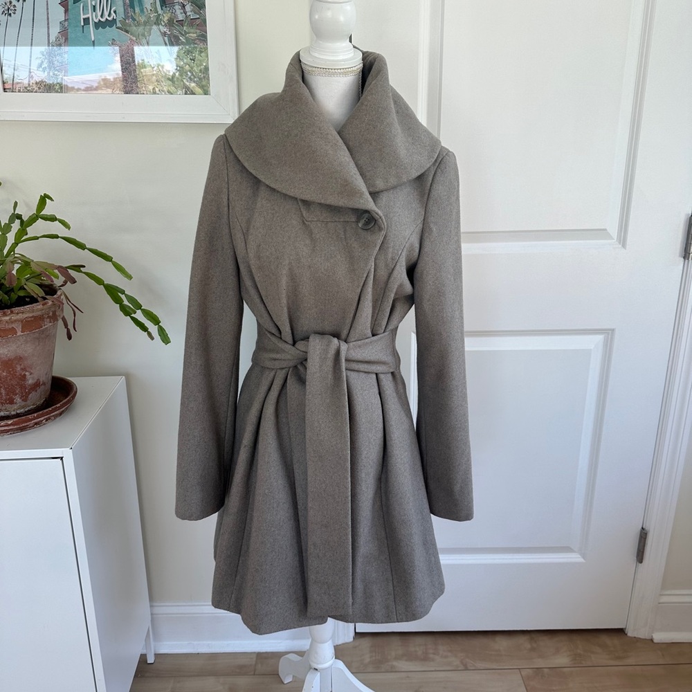 Merona grayish taupe wool pea coat women’s size medium EUC!